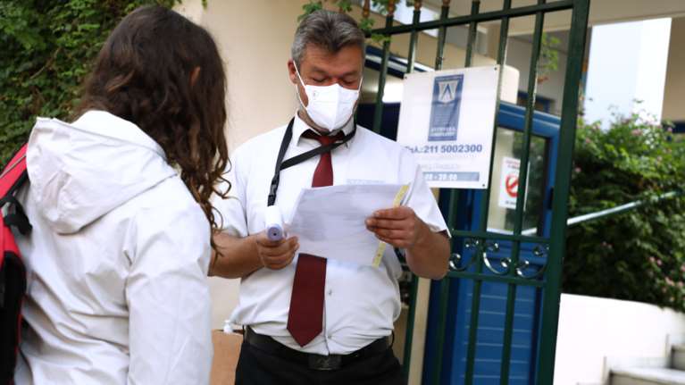 Οριστική απόφαση ΣτΕ: Υποχρεωτικά τα self και rapid test σε εκπαιδευτικούς και μαθητές
