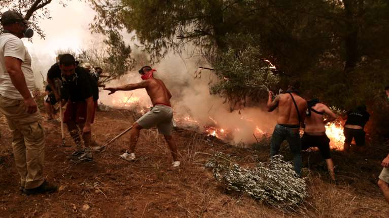 Ελπίδες από τον πρόεδρο των Πυροσβεστών: Θα οριοθετηθεί σήμερα η πυρκαγιά στην Εύβοια