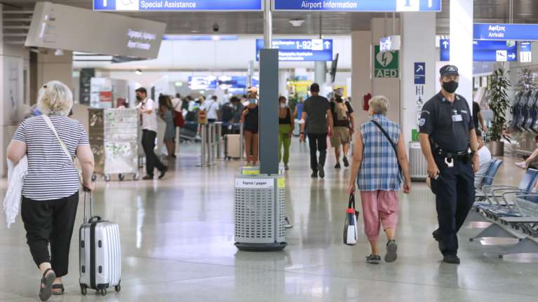 Νέες οδηγίες για τα ταξίδια με αεροπλάνο στα νησιά - Τι αλλάζει από Δευτέρα στις πτήσεις εσωτερικού