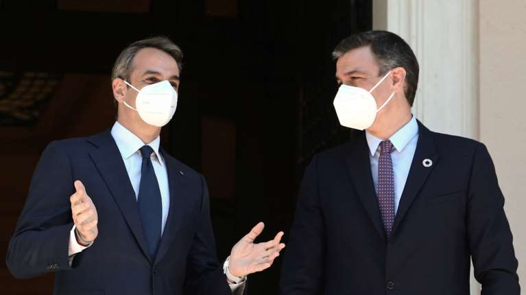 Κοινές δηλώσεις Μητσοτάκη – Σάντσεθ: Προτεραιότητα το Πράσινο Πιστοποιητικό
