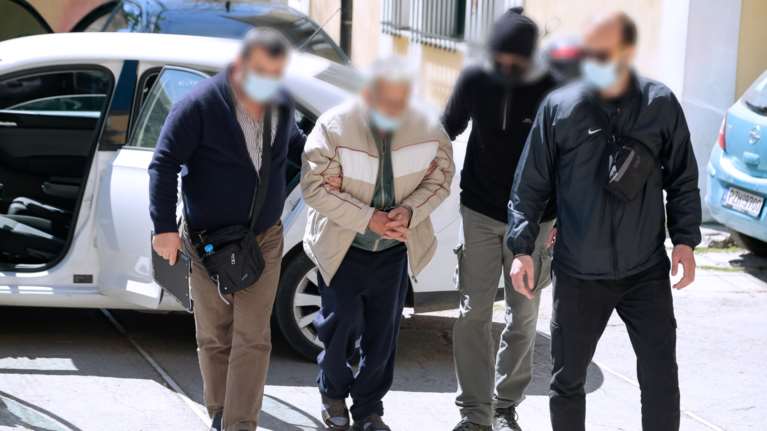 Κορωπί: Προφυλακιστέος ο 76χρονος παιδοκτόνος μετά την απολογία σοκ - &quot;Προσπάθησα να σώσω τον άλλο μου γιο&quot;
