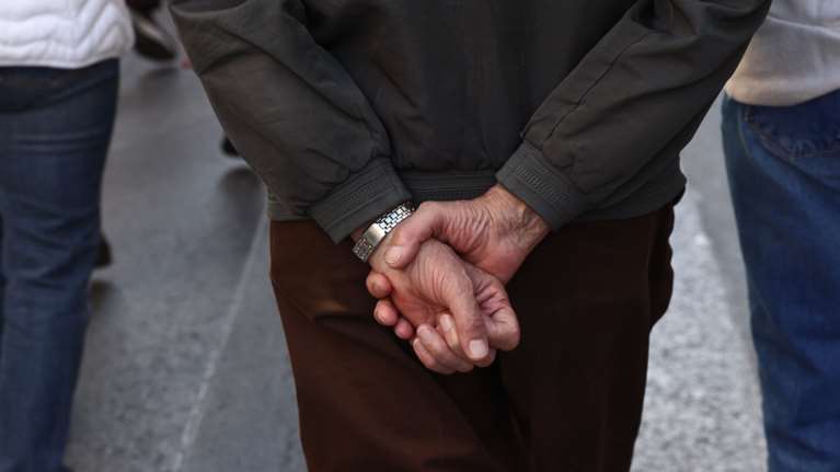 Figaro: Η Ελλάδα "κάνει τα γλυκά μάτια" στους Γάλλους συνταξιούχους - Ελκυστικός προορισμός και η Κύπρος