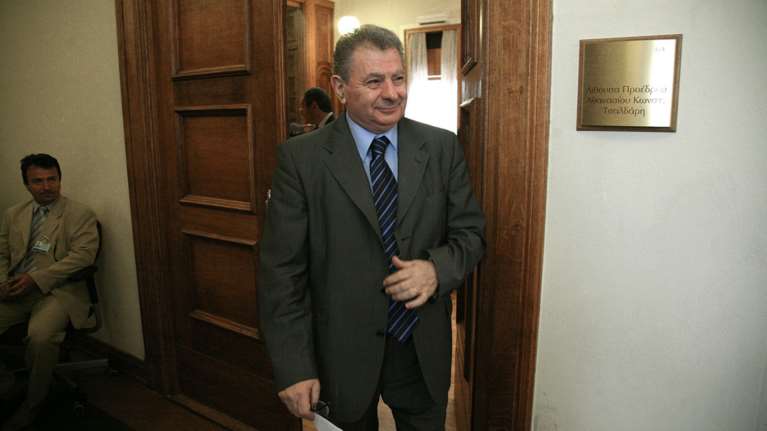 Ανατροπή στην υπόθεση Βαλυράκη: Δεν τον χτύπησε μόνο η προπέλα - "Ο σύζυγός μου δολοφονήθηκε" λέει η γυναίκα του [βίντεο]