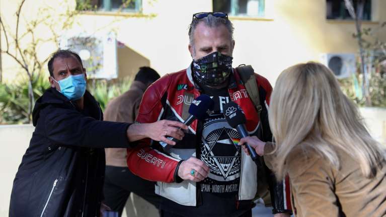 Ελληνικό #MeToo: Ξανά στον εισαγγελέα ο Π. Τσαρούχας - Παραδίδει νέο φάκελο με καταγγελίες για σεξουαλική βία