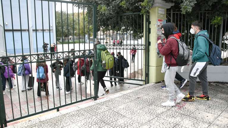 Ανοιχτά σχολεία: Κομβική ημερομηνία η 12η Απριλίου - Απαραίτητη προϋπόθεση τα self test