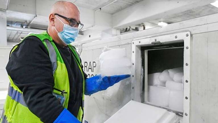 Αποστολή εμβολίων κορονοϊού: Έτοιμες οι πρώτες αποθήκες υπερψύχους - Στήνονται στο αεροδρόμιο του Άμστερνταμ [Εικόνες]