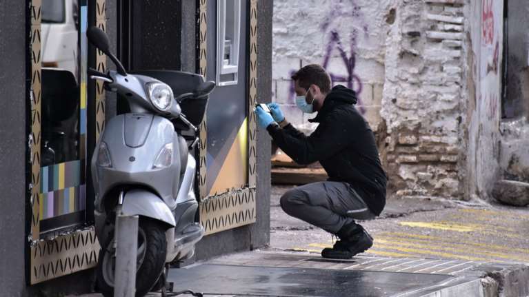 Γκάζι: Επιασαν τον νταή που έριξε το χαστούκι, ψάχνουν τον πιστολέρο που τραυμάτισε τους τρεις Κρητικούς