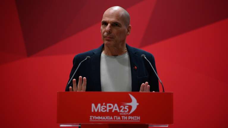 Βαρουφάκης: Τρομάξτε και άλλο- Μετά τη "Δήμητρα", έρχεται ο "Οδυσσέας" για τα κόκκινα δάνεια
