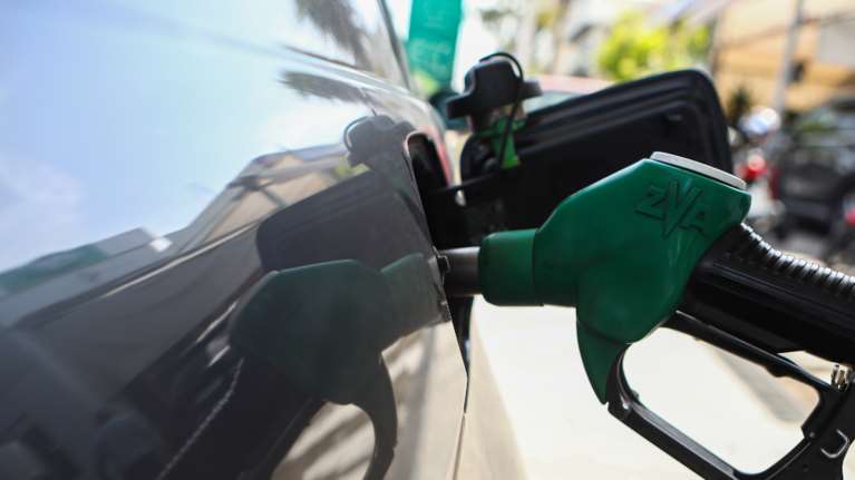 Ανακοινώσεις για το νέο Fuel Pass: Μεγαλύτερη επιδότηση ως 75 ευρώ και σε περισσότερους