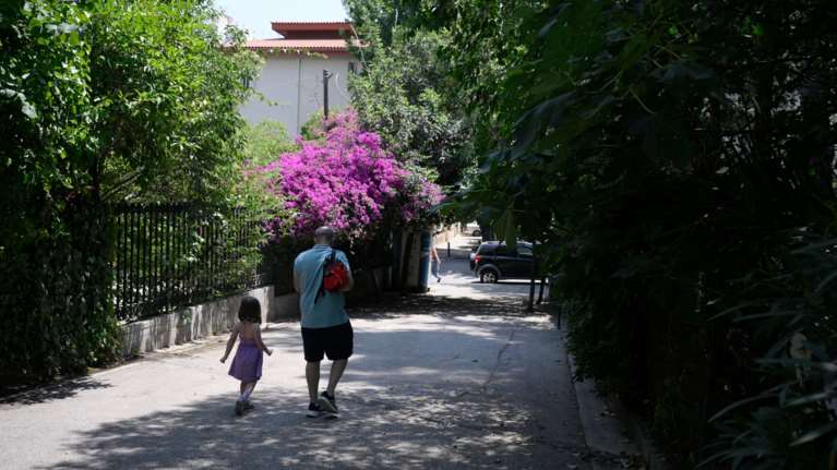 Ο καιρός σήμερα: Έως 33 βαθμούς η θερμοκρασία, ισχυροί άνεμοι στο Αιγαίο – Πού θα βρέξει