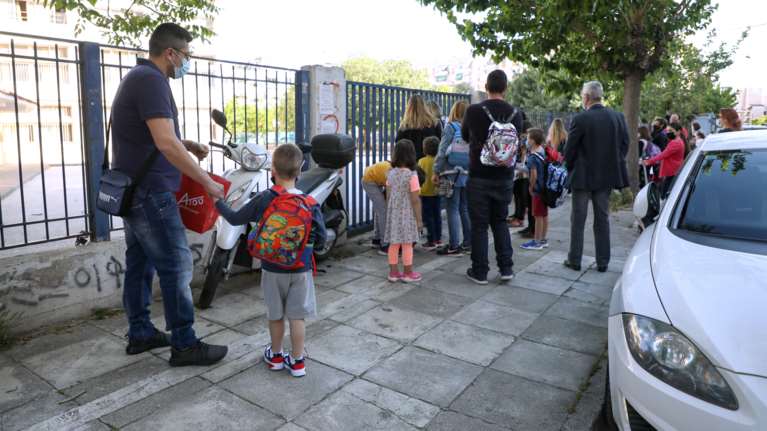 Καθηγητής Μανωλόπουλος: Μακράς διαρκείας συμπτώματα κορονοϊού και σε παιδιά - Τι ισχύει με τον εμβολιασμό των εγκύων