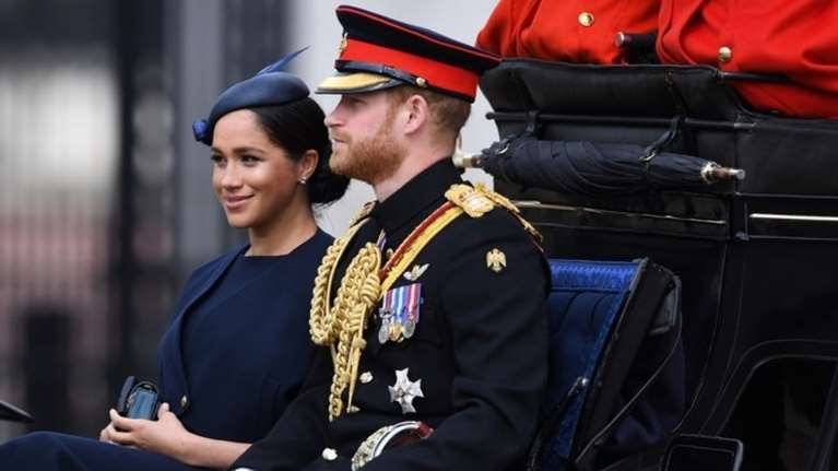 &quot;Η Μέγκαν δεν θέλει να ξαναπατήσει το πόδι της στη Βρετανία&quot;: Γιατί η Μαρκλ δεν έχει σκοπό να επιστρέψει στην πατρίδα του Χάρι