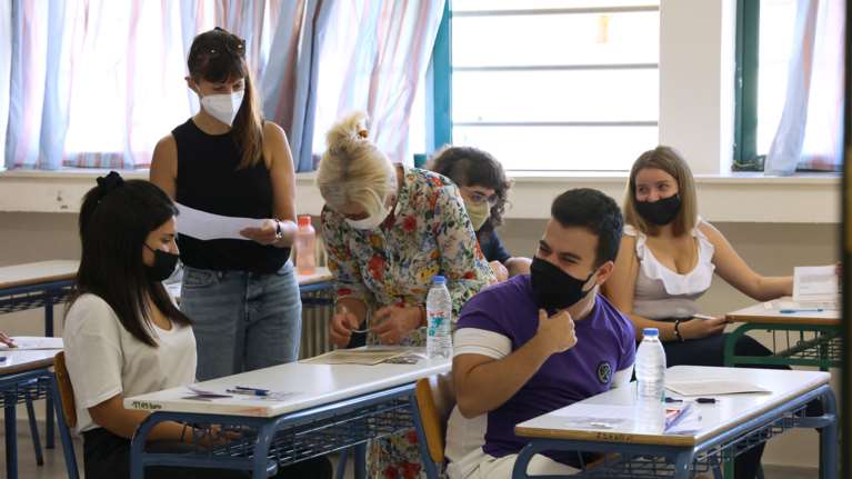 Πανελλήνιες 2022: Αναλυτικά το πρόγραμμα και οι ημερομηνίες - Πότε κλείνουν τα σχολεία για καλοκαίρι