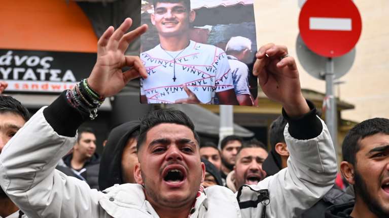 "Δεν είχα σκοπό να σκοτώσω τον οδηγό, αλλιώς θα είχα αδειάσει τον γεμιστήρα" - Η απολογία του αστυνομικού για τον 16χρονο