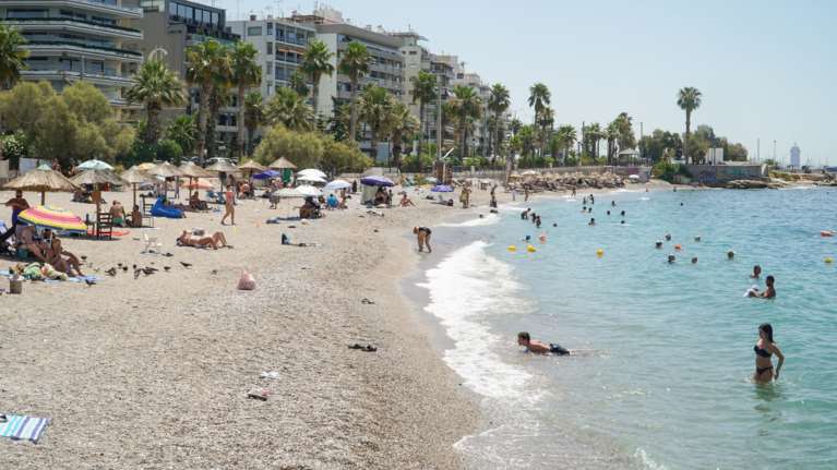 Τραγωδία στο Παλαιό Φάληρο: Νεκρή 70χρονη λουόμενη στη θάλασσα