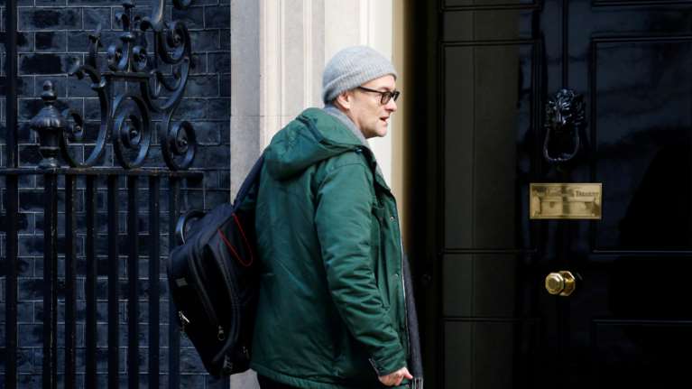 Η Ντάουνινγκ Στριτ στηρίζει το "δεξί χέρι" του Τζόνσον - "Δεν έσπασε την καραντίνα"