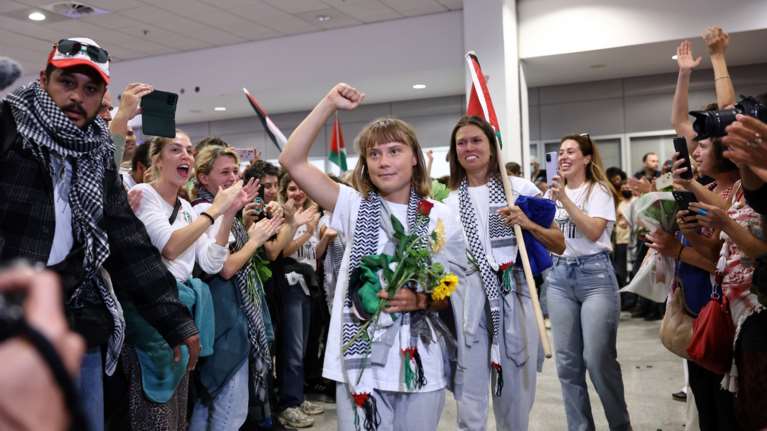 Στην Αθήνα οι Έλληνες ακτιβιστές του στολίσκου για τη Γάζα - Μαζί τους η Γκρέτα Τούνμπεργκ [εικόνες - βίντεο]