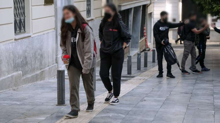 Κορονοϊός: Πότε θα αρχίσουν να εμβολιάζονται παιδιά και έφηβοι - Τα τελευταία δεδομένα