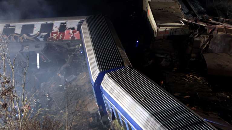 Πόρισμα ΕΜΠ για Τέμπη: Καταρρέει η θεωρία της συγκάλυψης και του παράνομου φορτίου, λέει η κυβέρνηση - Επίθεση στο ΠΑΣΟΚ