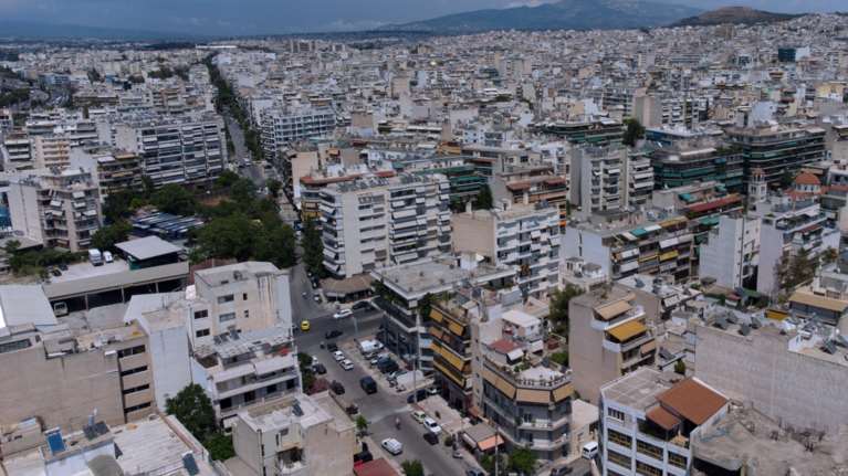 Οι 12 δήμοι στους οποίους επανεξετάζονται οι αντικειμενικές αξίες – Τι αλλάζει και τι όχι για τους ιδιοκτήτες