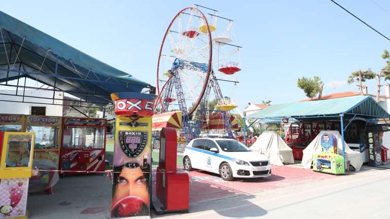 Χαλκιδική: Δύο Δήμοι είχαν ρίξει &quot;πόρτα&quot; στον ιδιοκτήτη του λούνα παρκ - Δεν έδειξε κανένα πιστοποιητικό ασφαλείας