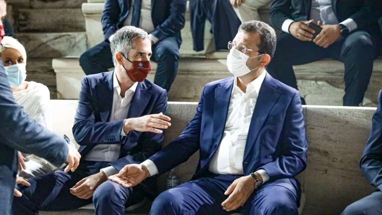 Ηρώδειο: Μπακογιάννης και Ιμάμογλου στην παράσταση της Μπελούτσι για τη Μαρία Καλλάς [εικόνες]