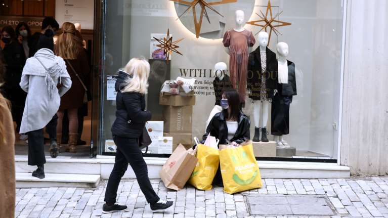 Κορονοϊός: Στα 3.826 τα νέα κρούσματα στην Αττική και 1.146 στη Θεσσαλονίκη - O χάρτης της διασποράς