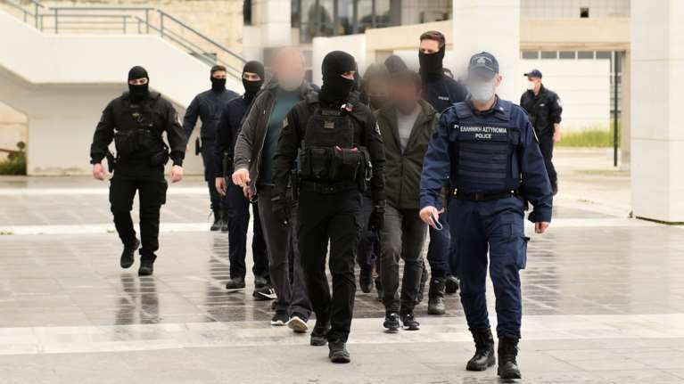 Κολωνός: &quot;Τη βίασε και το τέρας δηλώνει ερωτευμένος&quot; - Οργισμένη η αδερφή της 12χρονης με την εισαγγελική πρόταση για τον Μίχο