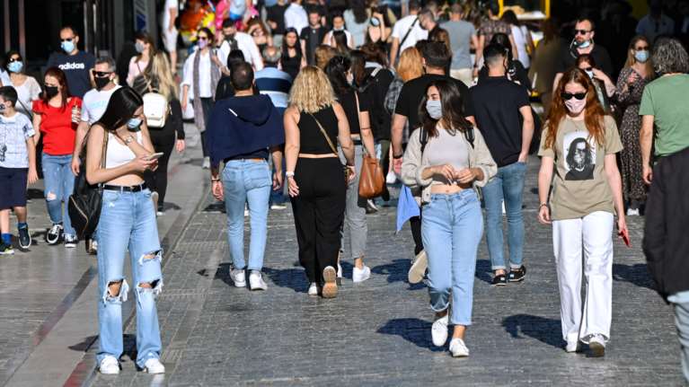 Κορονοϊός: Επεσαν κάτω από τα 1000 τα νέα κρούσματα στην Αττική, 169 στη Θεσσαλονίκη - Τριψήφια η Αιτωλοακαρνανία