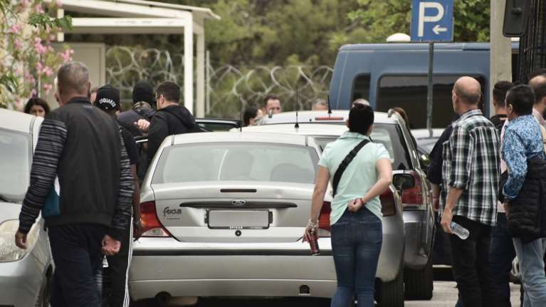 Κολωνός: Στη φυλακή οι 7 από τους 8 νέους κατηγορούμενους για τον βιασμό της 12χρονης - Περιοριστικοί όροι για τον 20χρονο