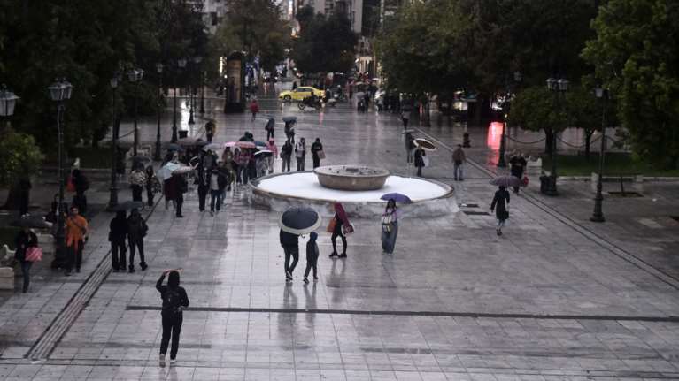 Νέο έκτακτο δελτίο της ΕΜΥ: Μέχρι την Τετάρτη καταιγίδες και χαλάζι - Άλλαξε πορεία η κακοκαιρία, λέει ο  Μαρουσάκης