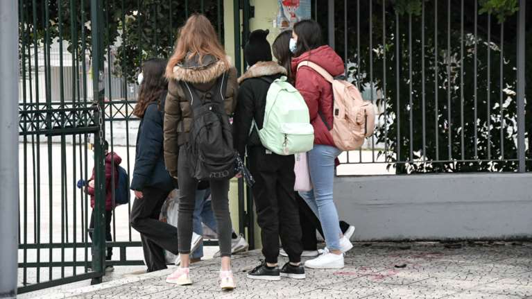 Καθηγητής επιδημιολογίας Χατζηχριστοδούλου: Είχαμε αυξημένη μετάδοση στα παιδιά Λυκείου, με κλειστά σχολεία [βίντεο]