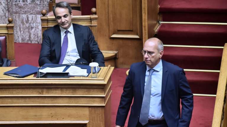 Ποιος θα είναι ο επόμενος κυβερνητικός εκπρόσωπος: Προηγείται ο &quot;excelάκιας με το παλιό αυτοκίνητο&quot;