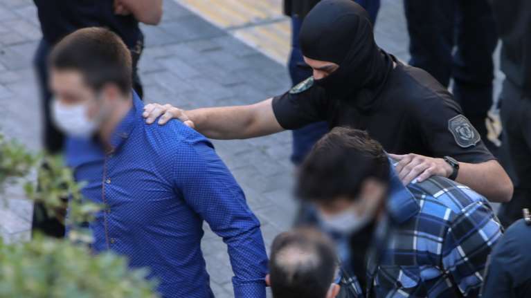 Ισόβια χωρίς ελαφρυντικά στους δολοφόνους της Τοπαλούδη - Ενταση με τον δικηγόρο τους: &quot;Μη αποτρόπαιο το έγκλημα&quot;