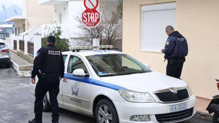 Θεσσαλονίκη: 81χρονος κατηγορείται ότι θώπευσε δύο ανήλικα κορίτσια 13 και 14 ετών μέσα στο σπίτι του