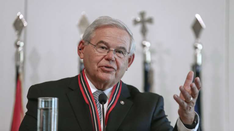 Μενέντεζ: Η Ελλάδα είναι ένας ιδανικός εταίρος για τις ΗΠΑ - Επιθετική η Τουρκία