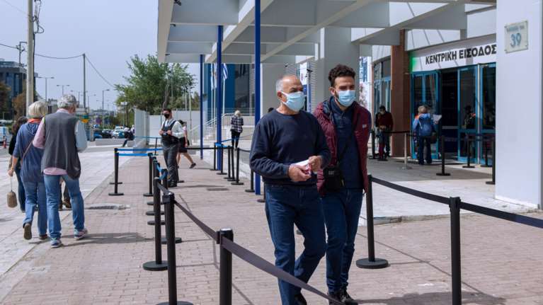 Νέο ρεκόρ εμβολιασμών: Θα ξεπεράσουμε τα 5,5 εκατ. έως τα τέλη Μαΐου - Δηλώσεις Γεωργαντά