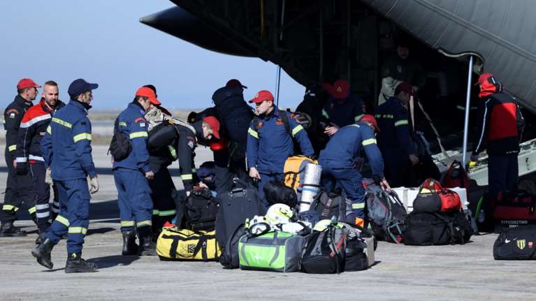 Σεισμός στην Τουρκία: Απογειώθηκε το C-27 με την 2η αποστολή διάσωσης για το Ιντσιρλίκ