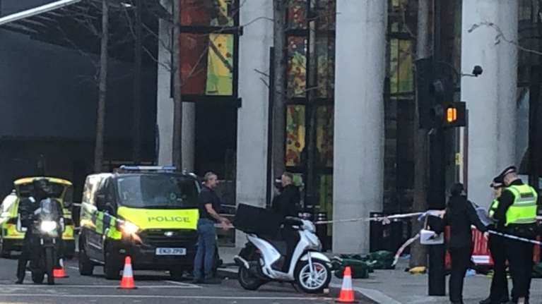 Λονδίνο: Τέσσερις τραυματίες μετά από επίθεση με μαχαίρι