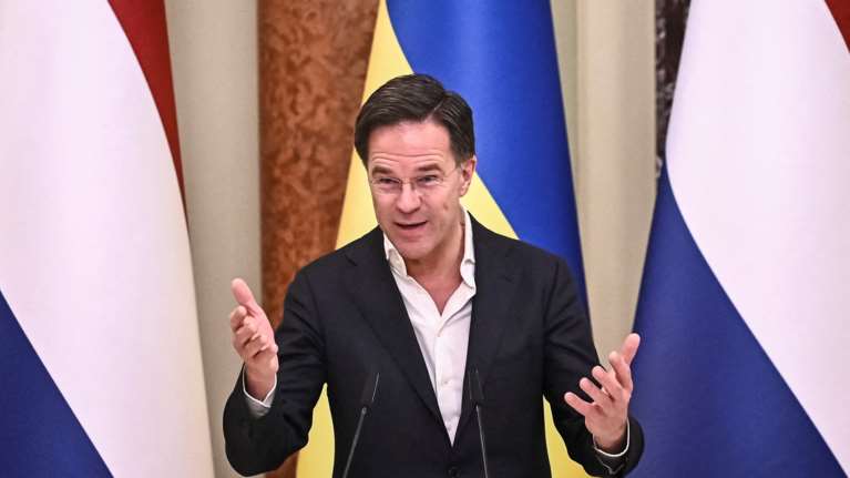 Ο Ρουμάνος πρόεδρος αποσύρει την υποψηφιότητά του για ΓΓ του ΝΑΤΟ και θα στηρίξει τον Μαρκ Ρούτε