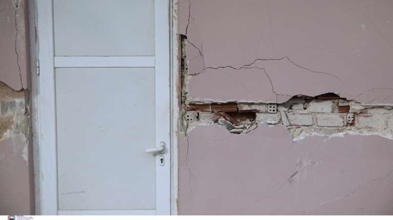 Παραλίγο τραγωδία στο Νέο Ηράκλειο: Κατέρρευσε στέγαστρο σε σχολείο - Ανησυχία σε μαθητές και γονείς