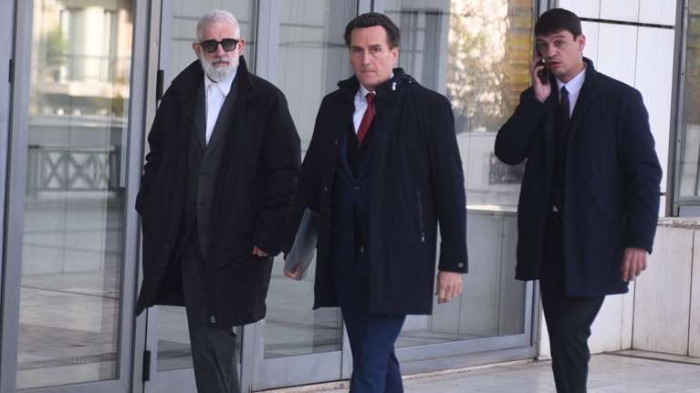 Δίκη Φιλιππίδη: Οργή για τις ερωτήσεις του εισαγγελέα στην καταγγέλλουσα – &quot;Τι εσώρουχο φορούσατε, κανονικό ή τάνγκα;&quot;