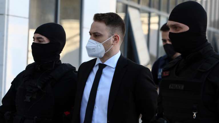 Θέατρο και δάκρυα Αναγνωστόπουλου στην απολογία του: "Με ένοιαζε μόνο η ευτυχία της Καρολάιν - Δεν έχει ζήσει άλλος τέτοιο έρωτα"