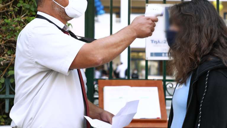 Άνοιγμα σχολείων: Ανακοινώσεις την Τρίτη από Πλεύρη και Κεραμέως - Συνεδριάζει και εισηγείται η Επιτροπή