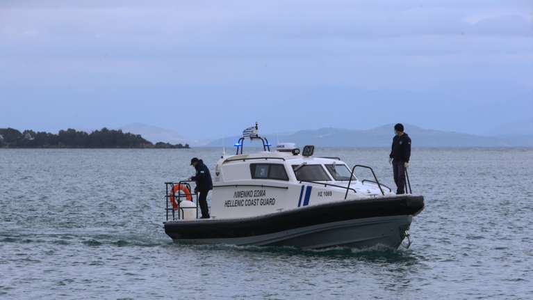 &quot;Συναγερμός&quot; στην Ρόδο: Ψαράς εντόπισε ακέφαλο πτώμα στην θάλασσα