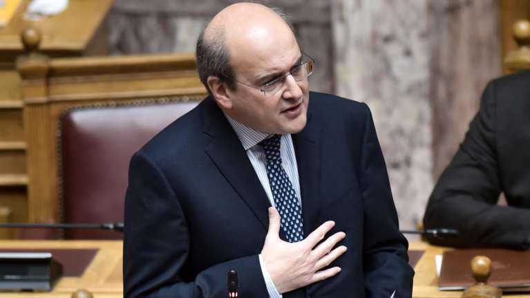 ΠΑΣΟΚ σε Χατζηδάκη: Γιατί δεν ενημερώνεται στο αφτί &quot;διά την υποθέσιν του&quot;, όπως καλούσε το Μαξίμου τον Ανδρουλάκη;