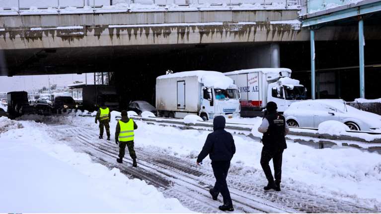 Κακοκαιρία &quot;Ελπίς&quot;: Χάος, προβλήματα και ταλαιπωρία - Ολες οι εξελίξεις σε live blogging