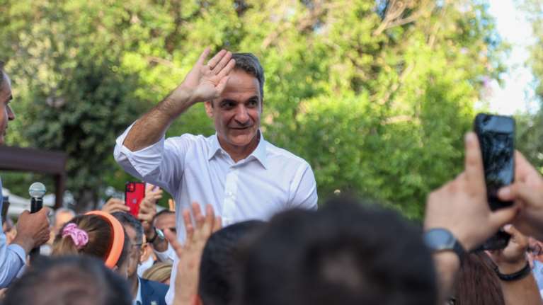 Με μαντινάδες η ομιλία Μητσοτάκη στα Χανιά: &quot;Ο Κρητικός το χρέος του θα κάνει και θα κόψει από τον λαϊκισμό ακόμη ένα πλοκάμι&quot;