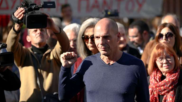 Επίθεση σε Βαρουφάκη: 7 οι δράστες, 8 οι &quot;παρατηρητές&quot;, ηλικίας 17-23 ετών - Έχουν ταυτοποιηθεί οι περισσότεροι