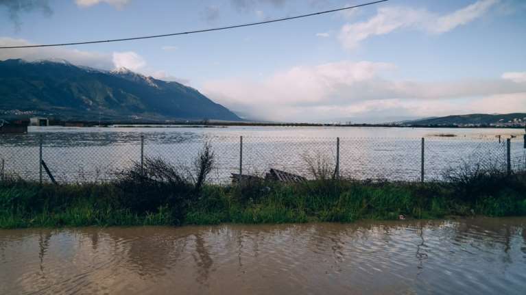 Κακοκαιρία Elias: Στα όριά του ο Σπερχειός - Προετοιμάζεται εκκένωση του χωριού Κόμμα